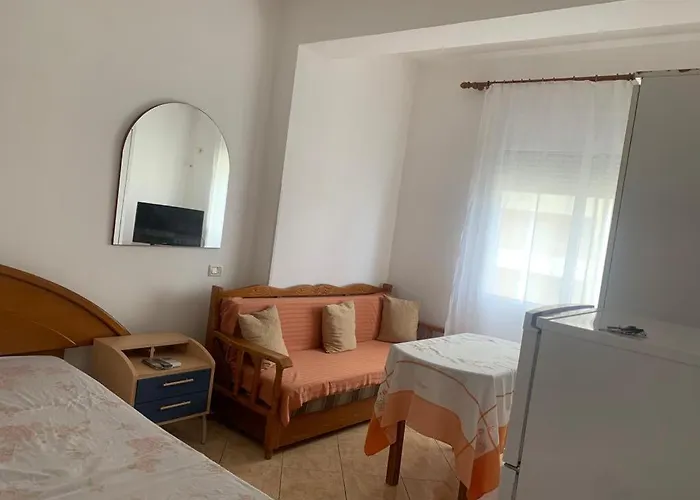 Garzoniere Grisi, Lungomare Vlorë