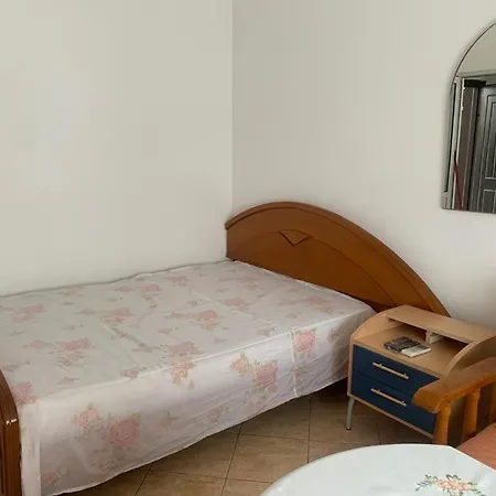 Garzoniere Grisi, Lungomare Apartmán Vlorë