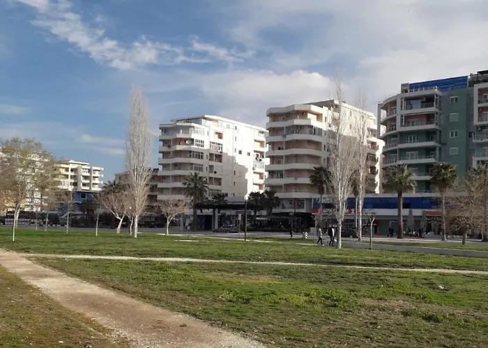 Garzoniere Grisi, Lungomare